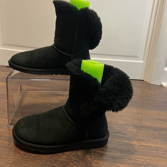 Ugg Australia Bailey Side Button Boots Size Women’s 5 Color Black - Picture 1 of 8